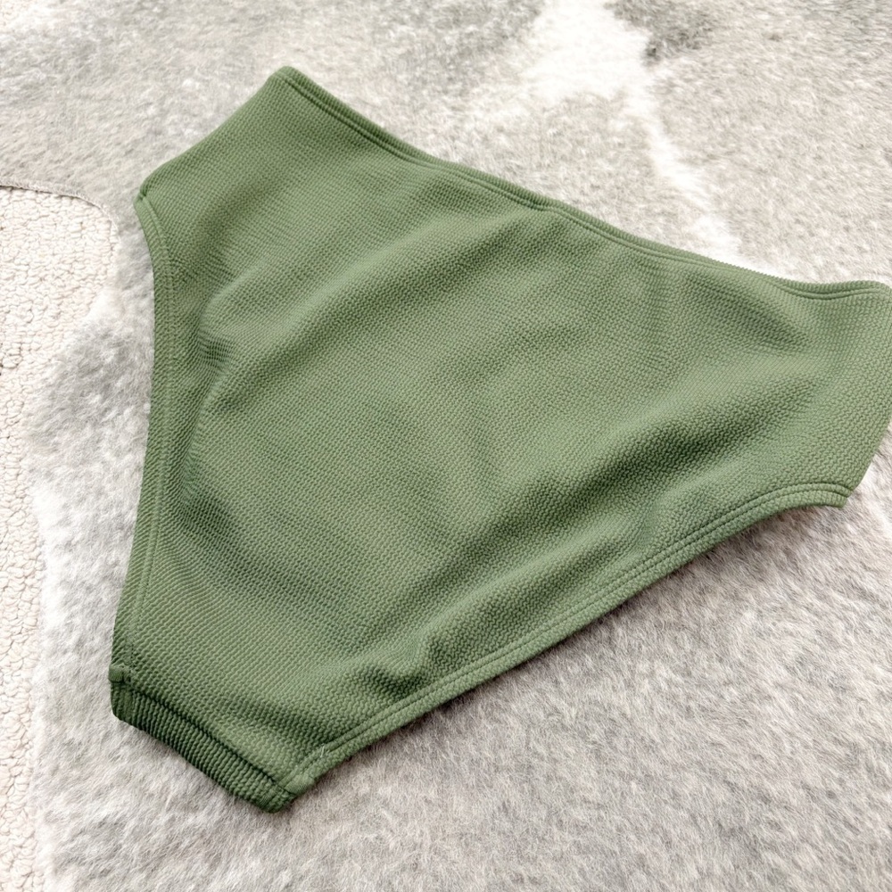 NWT Cupshe Ribbed Bikini Swimsuit Bottom Medium - Picture 5 of 10